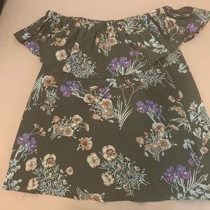 Off the shoulder ruffle top